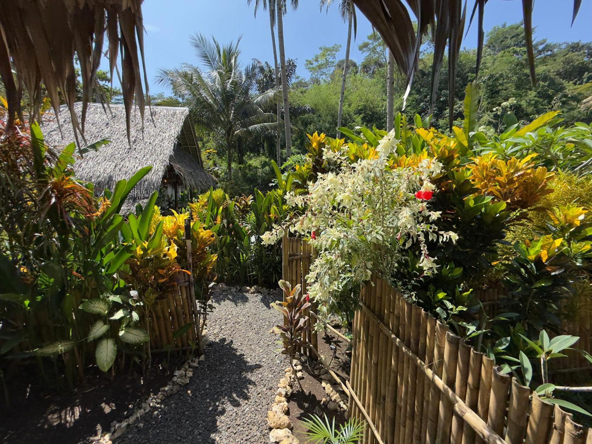 Rnv Eco Resort Bungalows Batukaras Exteriör bild