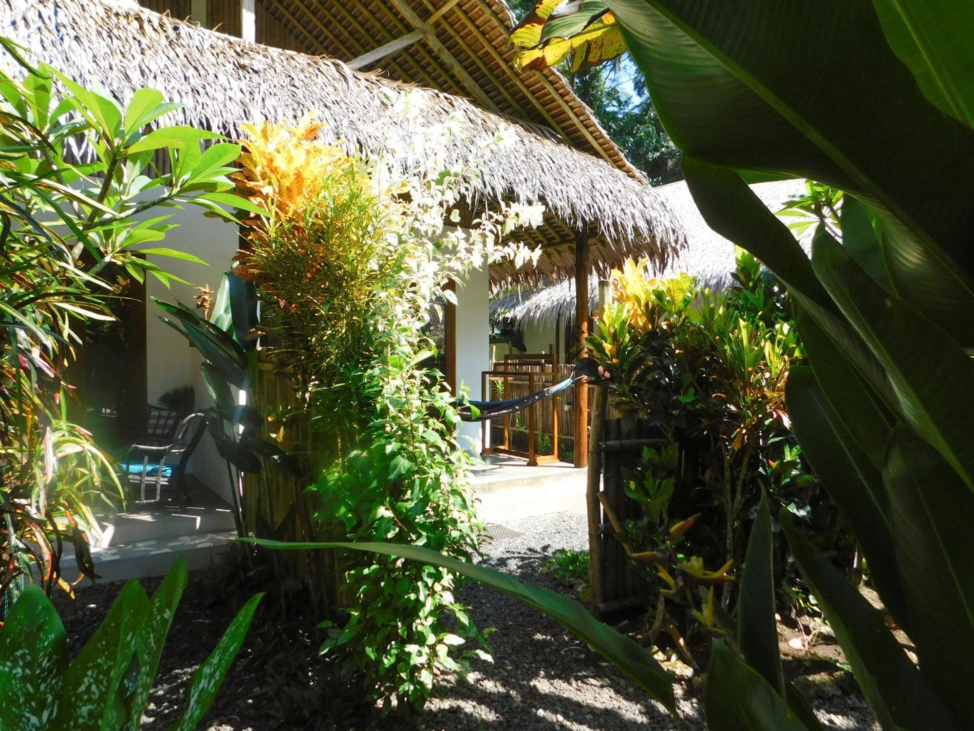 Rnv Eco Resort Bungalows Batukaras Exteriör bild